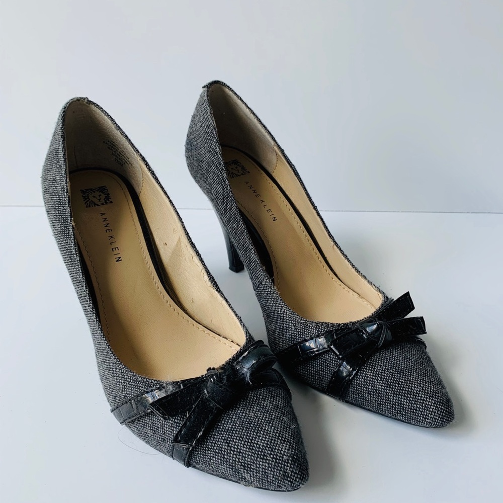 Classic Anne Klein pumps
